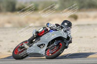 media/Nov-16-2025-Race Pace (Sun) [[8c5fa54630]]/Verified Riders/7-Turn 4 (1155am)/